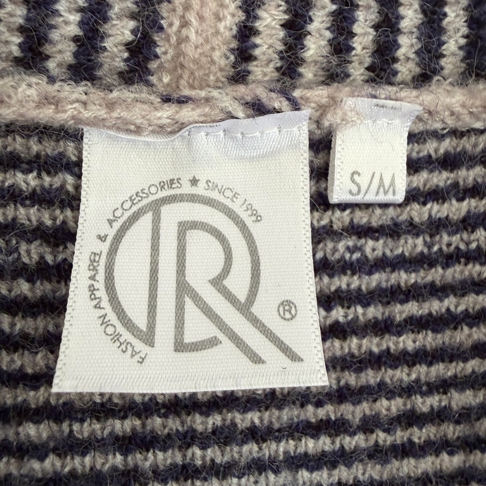 Geometric Patterned Cardigan - Picture 4 of 4